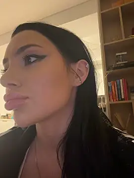 Snapshot of Mia_Splash chatting on February 12, 2026, 4:35 pm Mia Splash online show from February 12, 2026, 4:35 pm