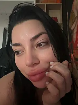 Snapshot of Mia_Splash chatting on March 29, 2026, 10:26 am Mia Splash online show from March 29, 2026, 10:26 am