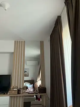 Snapshot of Mia_Splash chatting on April 8, 2026, 5:40 am Mia Splash online show from April 8, 2026, 5:40 am