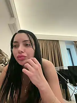 Mia Splash online show from May 22, 2026, 2:22 pm