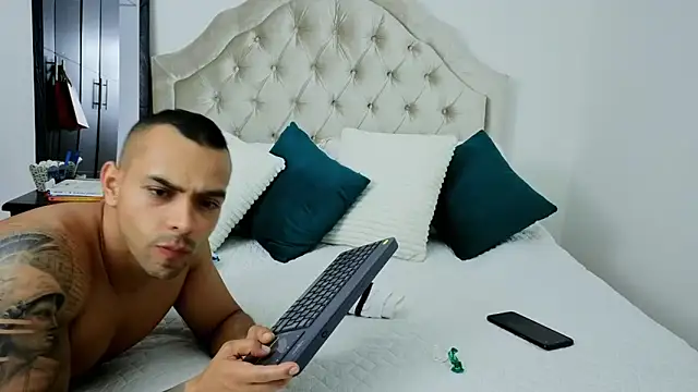 Bastiandelux online show from October 9, 2025, 11:36 pm