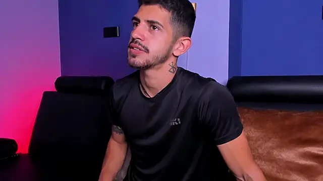 AlejandroStormm online show from December 2, 2025, 7:42 pm