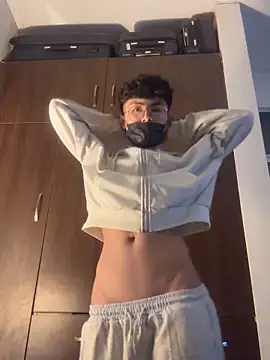 Snapshot of twinkperu18 chatting on November 3, 2025, 12:13 am twinkperu18 online show from November 3, 2025, 12:13 am