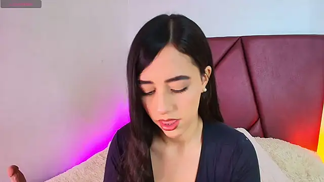 Lexi Howard  online show from July 28, 2026, 3:32 pm