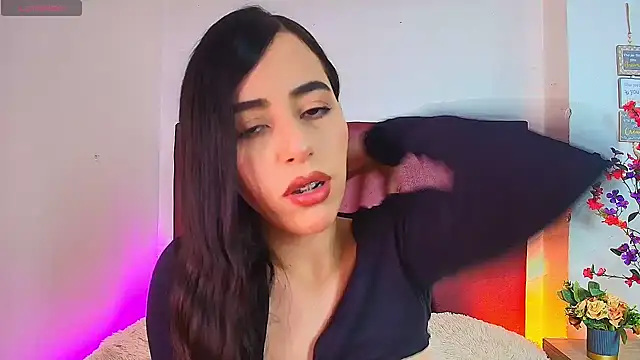 Lexi Howard  online show from July 28, 2026, 4:39 pm