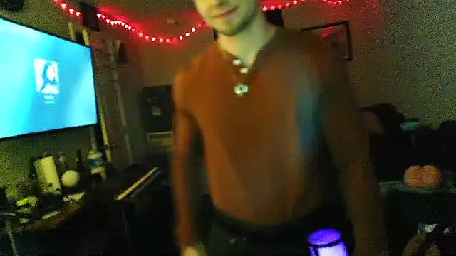 JCstrings online show from February 23, 2025, 8:39 am