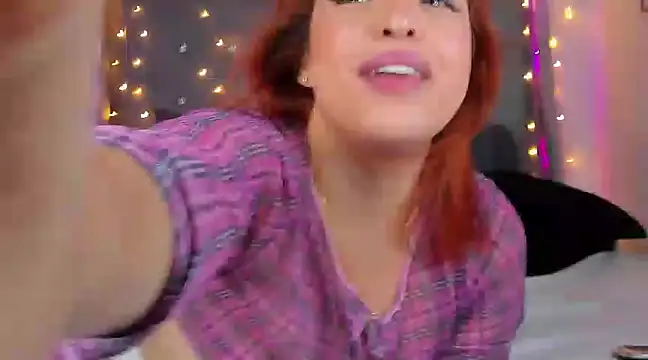 Snapshot of Anaroussew02 chatting on February 27, 2025, 8:17 am Anaroussew02 online show from February 27, 2025, 8:17 am