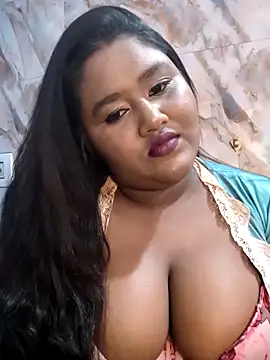 Snapshot of horny_diana chatting on April 5, 2026, 5:21 pm horny diana online show from April 5, 2026, 5:21 pm