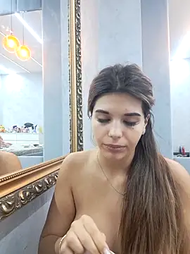 Bella Posh online show from November 13, 2025, 5:39 am