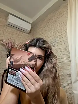 Bella Posh online show from February 17, 2026, 1:07 pm