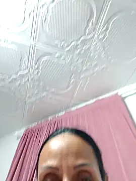 Snapshot of Ramona870 chatting on September 18, 2025, 8:33 pm Ramona870 online show from September 18, 2025, 8:33 pm