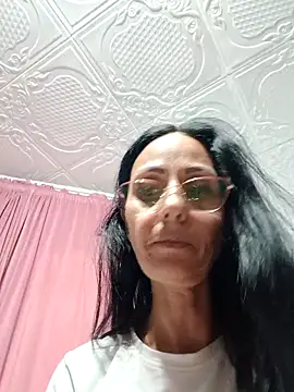 Snapshot of Ramona870 chatting on October 3, 2025, 6:43 am Ramona870 online show from October 3, 2025, 6:43 am