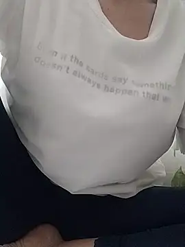 Snapshot of BUSE8821 chatting on September 22, 2025, 6:37 am BUSE8821 online show from September 22, 2025, 6:37 am