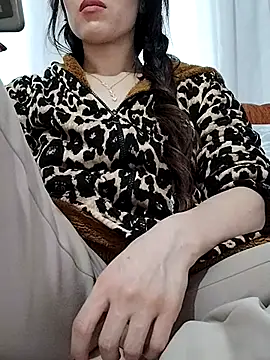 Snapshot of BUSE8821 chatting on November 29, 2025, 1:58 pm BUSE8821 online show from November 29, 2025, 1:58 pm