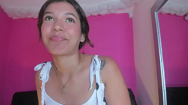 violett 24  online show from February 24, 2025, 2:15 pm