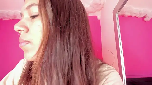 violett 24  online show from March 7, 2025, 12:34 pm