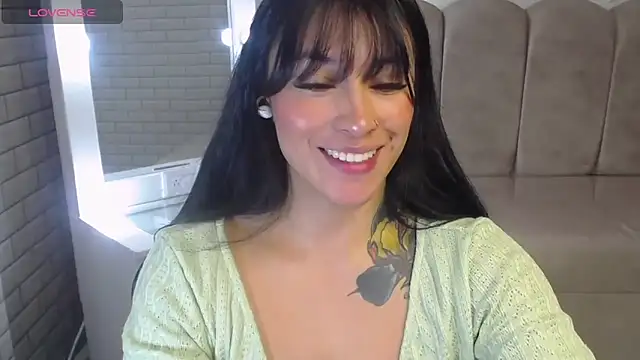 Isabella Collen v online show from April 23, 2026, 1:13 pm