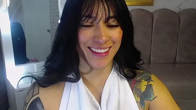 Isabella Collen v online show from May 1, 2026, 1:05 pm