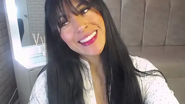 Isabella Collen v online show from May 7, 2026, 1:16 pm
