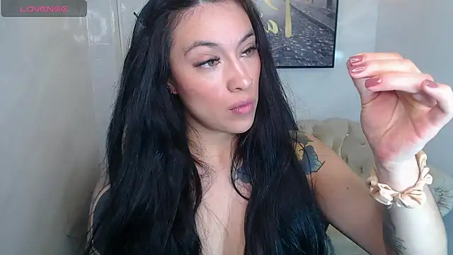 Isabella Collen v online show from June 17, 2026, 1:12 pm