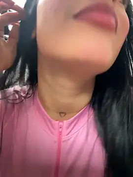 Antonella Smiith  online show from October 20, 2025, 1:33 pm