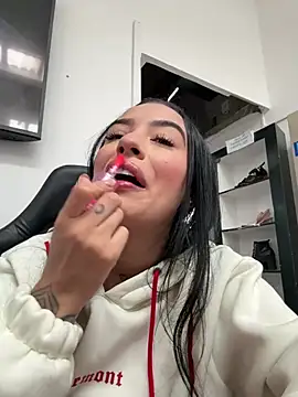 Antonella Smiith  online show from April 15, 2026, 2:02 pm