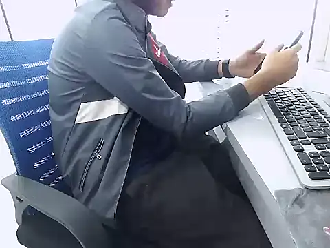 Snapshot of rahulkajuuu0909 chatting on December 16, 2025, 8:52 am rahulkajuuu0909 online show from December 16, 2025, 8:52 am