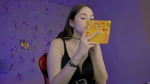 hazel sullivan online show from February 19, 2026, 12:23 pm