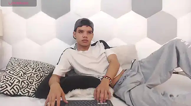 Snapshot of Axel_Forte chatting on February 25, 2025, 12:45 pm Axel Forte online show from February 25, 2025, 12:45 pm