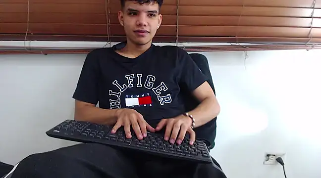 Snapshot of Axel_Forte chatting on March 22, 2025, 12:35 pm Axel Forte online show from March 22, 2025, 12:35 pm