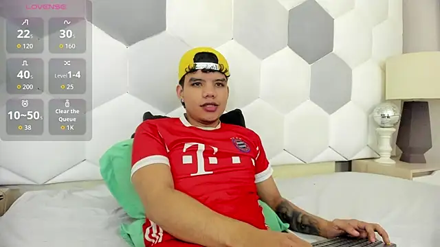 Snapshot of Axel_Forte chatting on October 25, 2025, 1:18 pm Axel Forte online show from October 25, 2025, 1:18 pm