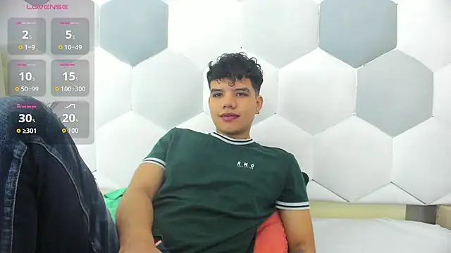 Snapshot of Axel_Forte chatting on November 15, 2025, 1:40 pm Axel Forte online show from November 15, 2025, 1:40 pm