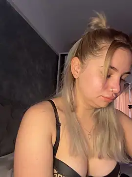 SelenaaD online show from October 15, 2025, 7:52 am