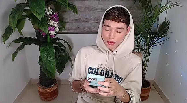 Snapshot of cod_dolll chatting on March 14, 2025, 12:32 am cod dolll online show from March 14, 2025, 12:32 am