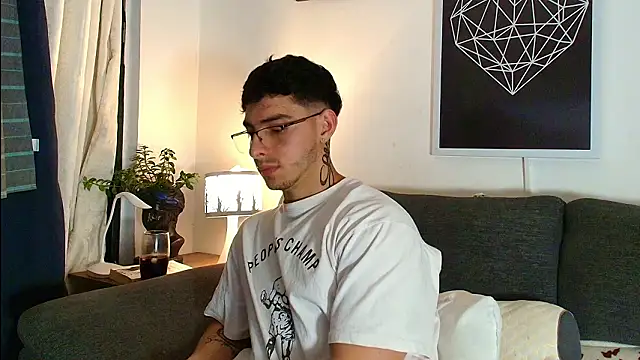 thomyafar online show from March 21, 2026, 1:43 am