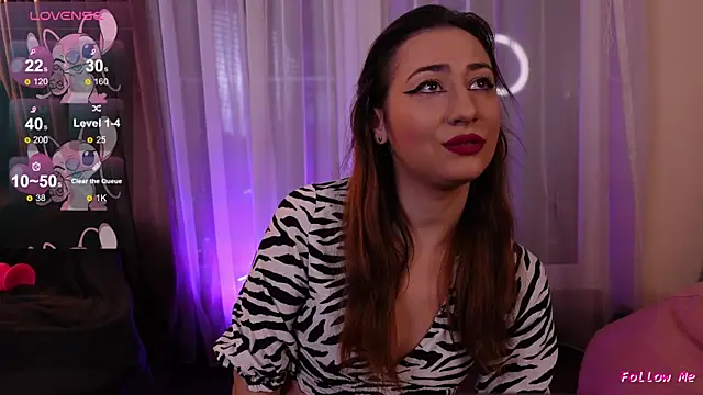 Snapshot of IsoldeBlis chatting on October 23, 2025, 7:23 pm IsoldeBlis online show from October 23, 2025, 7:23 pm