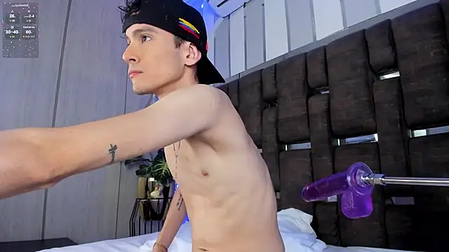 ValentinoMoreti online show from September 26, 2025, 2:21 pm