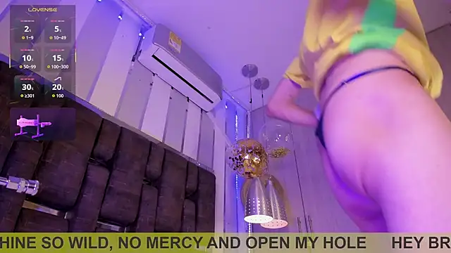 ValentinoMoreti online show from January 13, 2026, 6:18 am