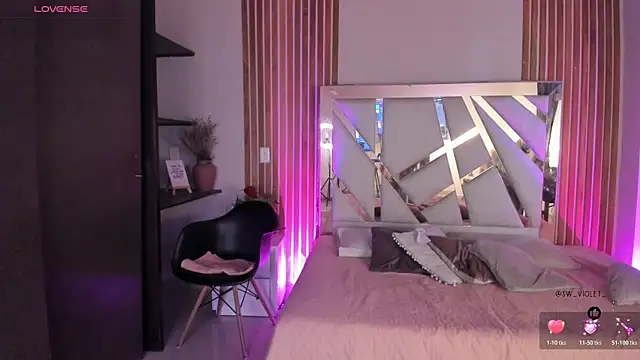 sweetviolet   online show from April 16, 2026, 12:39 pm