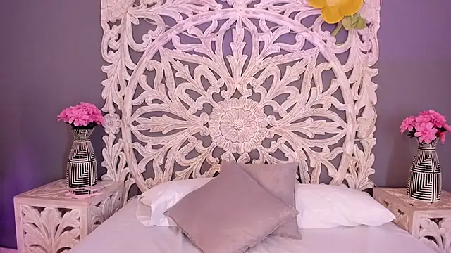 AnnieGibbyns online show from March 12, 2026, 8:37 pm