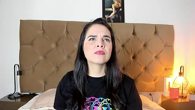 Snapshot of laura_hotties chatting on March 28, 2026, 1:11 pm laura hotties online show from March 28, 2026, 1:11 pm