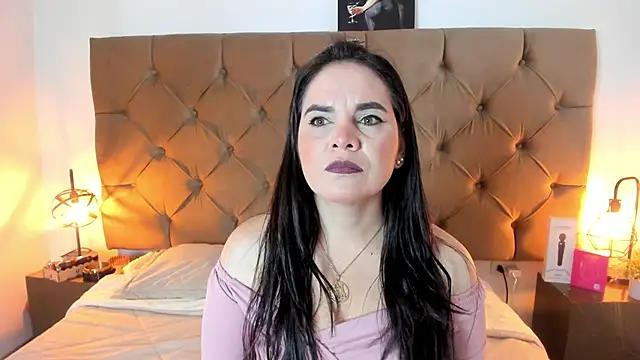 Snapshot of laura_hotties chatting on March 31, 2026, 1:22 pm laura hotties online show from March 31, 2026, 1:22 pm