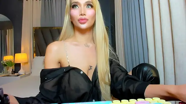 Snapshot of KylieSonique chatting on June 14, 2026, 3:19 am KylieSonique online show from June 14, 2026, 3:19 am