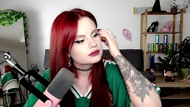 Della Ideal online show from September 22, 2025, 4:31 pm