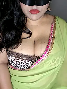 Snapshot of Mazzakiinn chatting on May 6, 2026, 5:40 pm Mazzakiinn online show from May 6, 2026, 5:40 pm
