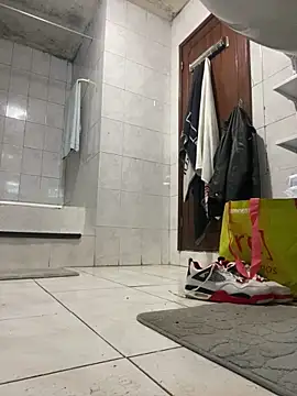 rogerdik76 online show from February 25, 2026, 6:12 am