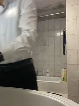 rogerdik76 online show from April 14, 2026, 6:52 am