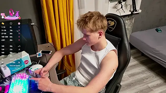 TaylerSigma online show from March 7, 2025, 2:12 pm