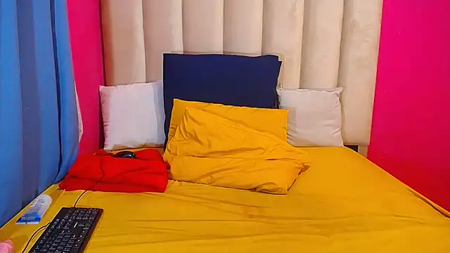 SEXYASSTINAXXX online show from November 6, 2025, 6:47 am