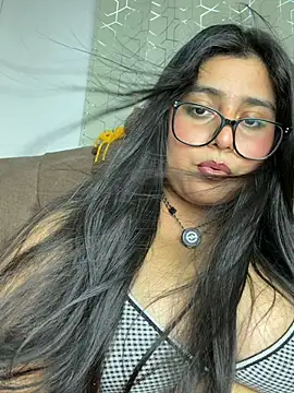 virginbrunette99 online show from April 16, 2026, 3:40 am